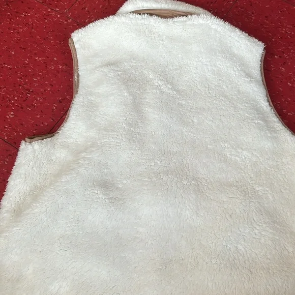 Vest - Picture 2 of 2